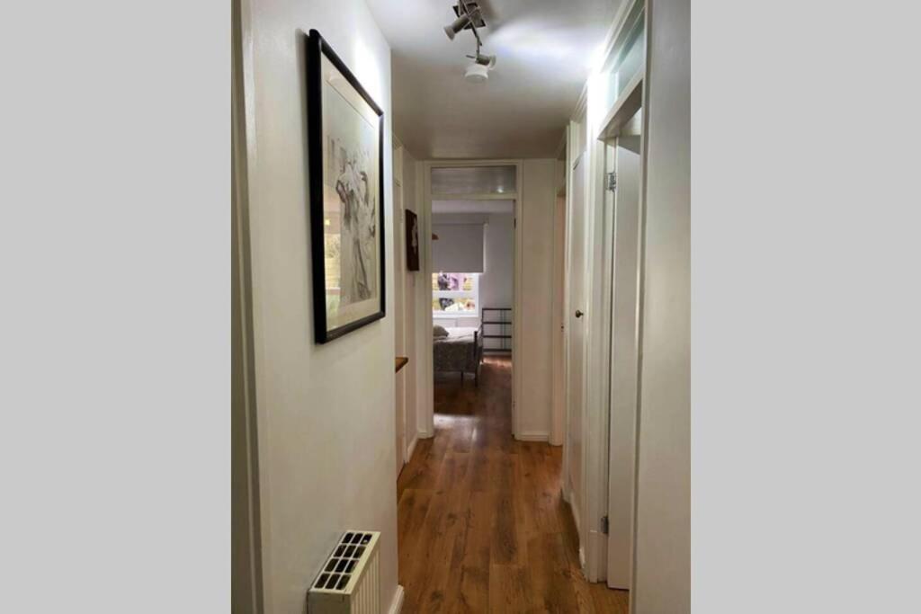 Two Bedroom Garden Flat In Zone 2