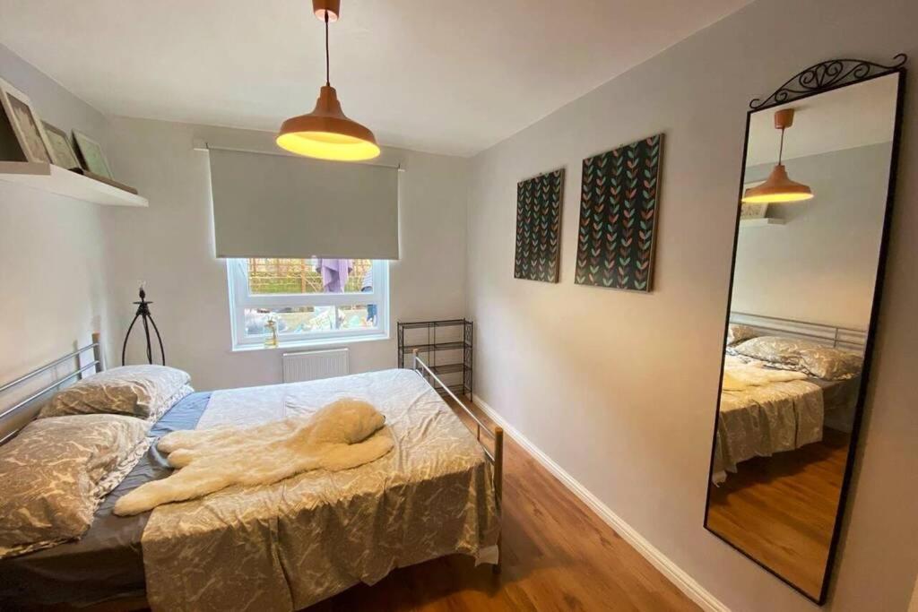 Two Bedroom Garden Flat In Zone 2 Apartamento *